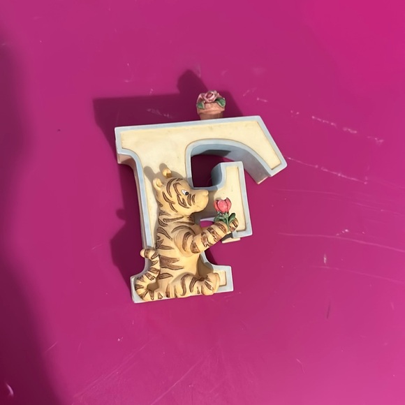 Classic Pooh Tigger F - Picture 1 of 3